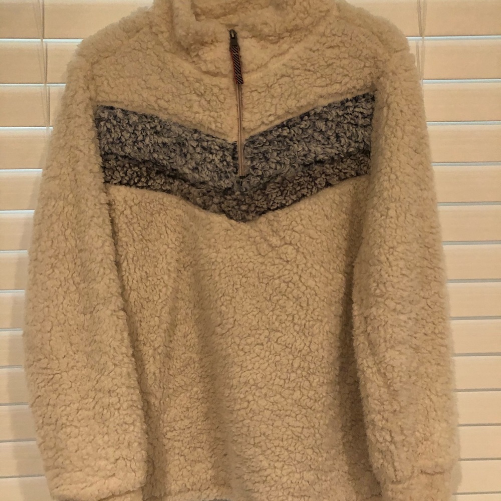 (worn once) Sherpa Quarter Zip